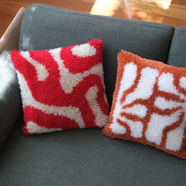 Red Kisses - Latch Hook Cushion Kit